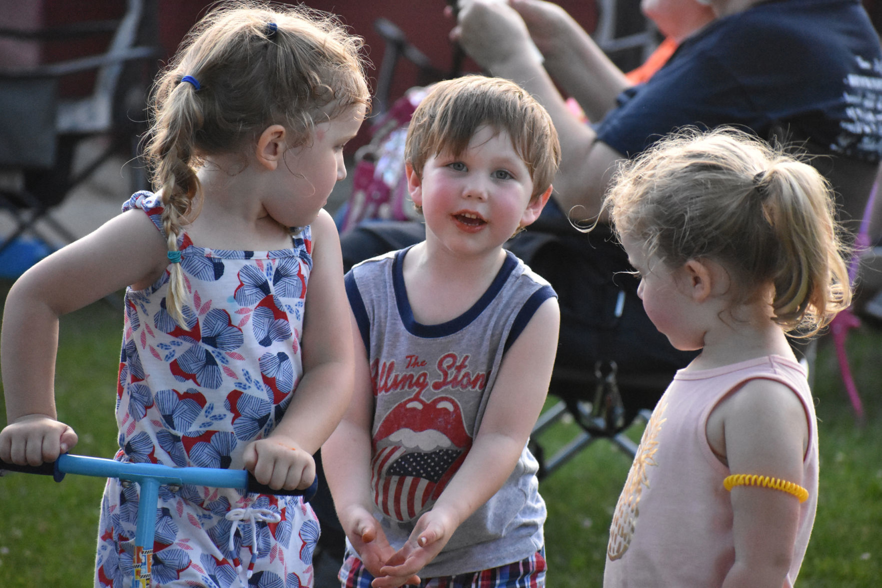 Cousins play at the park